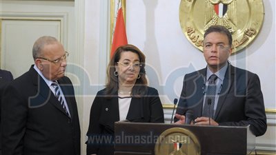 مجلس الوزراء يوافق على قاونون تنظيم خدمات النقل البري (صور)