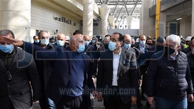 «مدبولي» يتابع التشغيل التجريبي للقطار الكهربائي الخفيف LRT