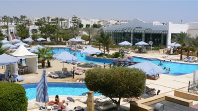 إتفاق تسوية بين نقابة العاملين بالسياحة والفنادق وفندق هيلتون قرية الفيروز