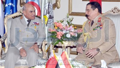 ملك البحرين يلتقي 