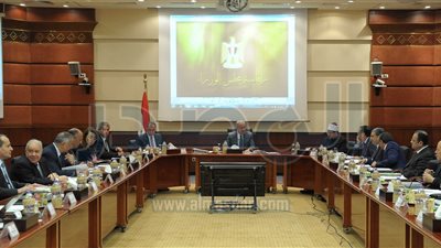 الحكومة تعلن بدء تطبيق التوقيت الصيفي اعتباراً من  7 يوليو المقبل