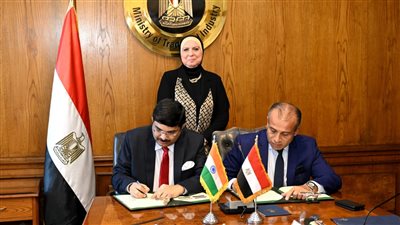 توقيع محضر أعمال الدورة الخامسة للجنة التجارية المصرية الهندية بمشاركة وزيرة الصناعة 