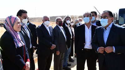 مدبولي: نعمل على تحقيق معدلات إنجاز كبيرة في تنفيذ المشروعات الخدمية والتنموية