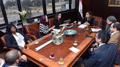 سحر نصر تبحث مع بعثة من البنك الدولي تحسين بيئة الأعمال في مصر