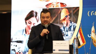 «تنمية المشروعات» يعتزم تمويل 7 مجمعات صناعية بقيمة 300 مليون جنيه