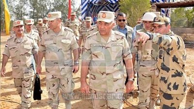 بالصور.. الفريق محمود حجازى يشهد تدريبات قوات التدخل السريع 