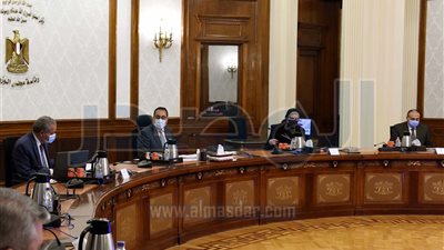 رئيس الوزراء يستعرض خطط تطوير صناعة الزيوت