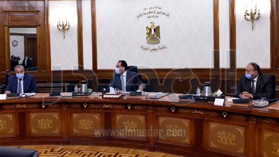 مدبولى يستعرض المخطط العام لإنشاء «مدينة الذهب»