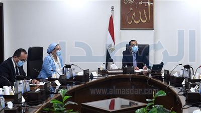 «مدبولي» يتابع مع وزيرة البيئة استعدادات استضافة مؤتمر المناخ «COP27»