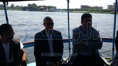 بالصور.. تنفيذ أكبر حملة إزالات داخل مجرى النيل على فرع رشيد