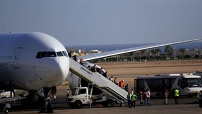 وصول أول طائرة روسية لمطار شرم الشيخ على متنها 223 سائح