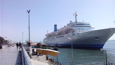 ميناء الإسكندرية يستقبل 6 آلاف طن زيت 