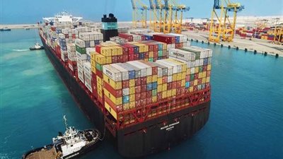 عبور 74 سفينة لقناة السويس بحمولات 4,4 مليون طن خلال 24 ساعة