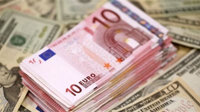 اليورو يرتفع مع انتعاش معنويات المستثمرين