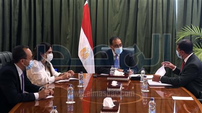 رئيس الوزراء يتابع جهود الترويج للفرص الاستثمارية الواعدة في مصر