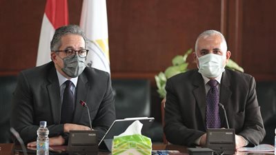 وزيرا الري والسياحة يبحثان سبل الإستغلال الأمثل لمنطقة القناطر الخيرية