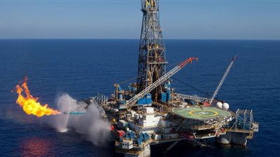 أسهم شركات الطاقة الإسرائيلية تسجل هبوطاً حاداً بعد اكتشاف حقل غاز في مصر