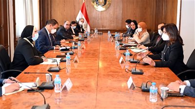 وزيرتا التجارة والهجرة يبحثان استعدادت عقد مؤتمر مصر تستطيع بالصناعة