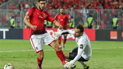 رسمياً..إيقاف وليد أزارو مباراتين وتغريم الأهلي 20 ألف دولار