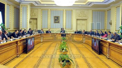 شريف إسماعيل يستعرض تطورات مشروع قرية الأمل بالإسماعيلية