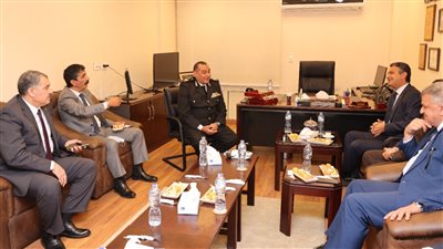 رئيس البريد يبحث سبل رفع مستوي منظومة تأمين المقرات وحركة نقل الأموال