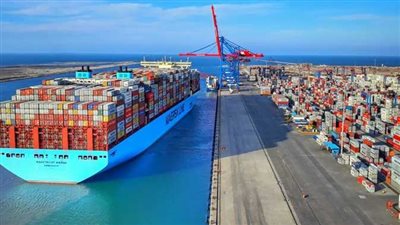 تداول 29 سفينة حاويات وبضائع عامة بموانيء بورسعيد