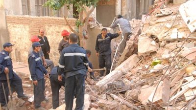  مقتل 6 أشخاص وإصابة 7 آخرين فى إنهيار عقار من 4 طوابق بـ