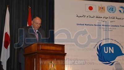 بالصور..وزير 