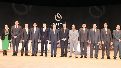 «الملا» يعلن نتيجة المناقصة العالمية لنشاط تموين السفن بالوقود