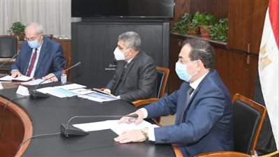 «البترول» تبحث زيادة دور مصر كمركز محوري متكامل لخدمات تموين السفن