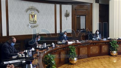 رئيس الوزراء يستعرض حوافز الاستثمار في خامات «الكوارتز» و«الرمال البيضاء»