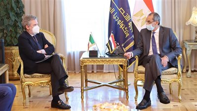 وزير الاتصالات يبحث مع سفير إيطاليا سبل تعزيز التعاون المشترك