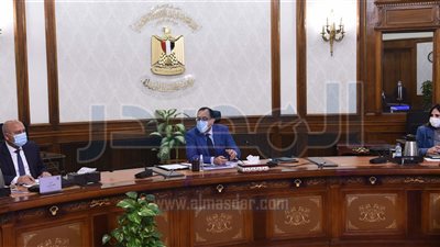رئيس الوزراء يتابع مع وزير النقل عدداً من مشروعات الوزارة
