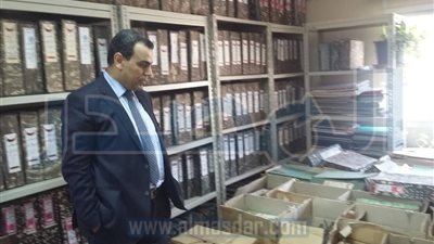 بالصور .. وزير 