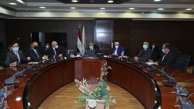 وزير النقل يبحث مع هاتشيسون الصينية تفعيل مذكرة إدارة محطتي حاويات