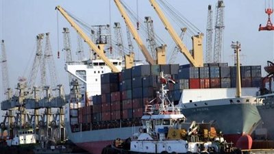 موانئ بورسعيد تستقبل 4 سفن حاويات