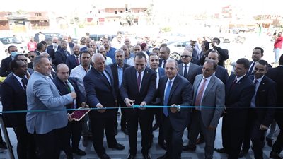 البنك الأهلي المصري يفتتح أحدث فروعه بمدينة الفرافرة 