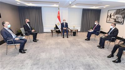 السيسي يبحث سبل التعاون مع «جون كوكريل» البلجيكية للصناعات الدفاعية