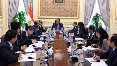 رئيس الوزراء يبحث زيادة استثمارات 