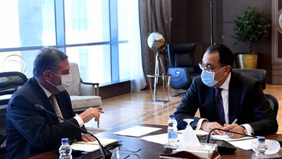رئيس الوزراء يتابع تنفيذ خطط توطين صناعة السيارات الكهربائية في مصر