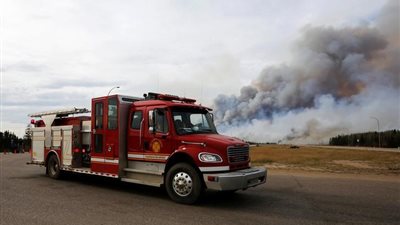 لليوم السابع على التوالي.. استمرار حرائق الغابات بكندا 