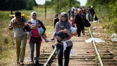 الشرطة: 4 آلاف لاجئ عبروا الحدود إلى النمسا والأعداد قد تتضاعف