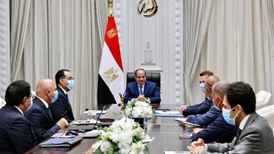 السيسي يوجه بالتعاقد مع «دويتش بان» الألمانية لإدارة القطار الكهربائي السريع