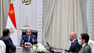 السيسي  يتابع مشروعات وأنشطة وزارة النقل على مستوى الجمهورية