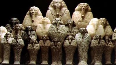  سفارة مصر بسويسرا تتسلم 32 قطعة أثرية تمهيدا لإعادتها إلى البلاد