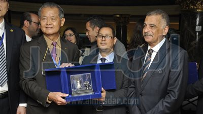 رئيس البورصة يستقبل وفدا من غرفة التجارة الماليزية