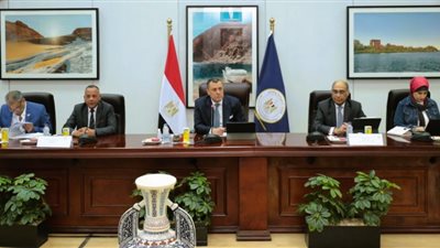 وزير السياحة يبحث مع المستثمرين الاستعدادات للموسم الشتوي