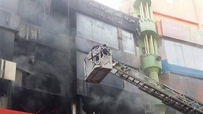 الإسعاف: ارتفاع عدد ضحايا حريق العتبة لـ 77 مصابًا حتى الآن