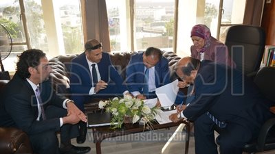 بالصور: وزير القوى العاملة يكشف بنود ملحق عقود عمل المصريين بالأردن