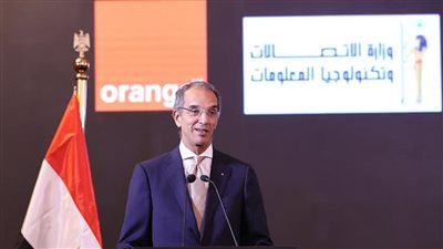 وزير الاتصالات يشهد مراسم إطلاق خدمات «التوقيع والختم الإلكترونى»